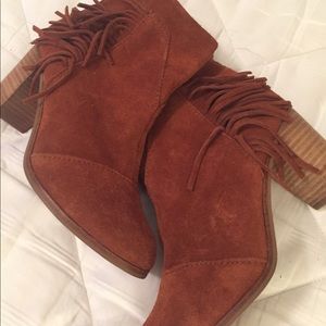 Size 6.5 Toms ankle boots
